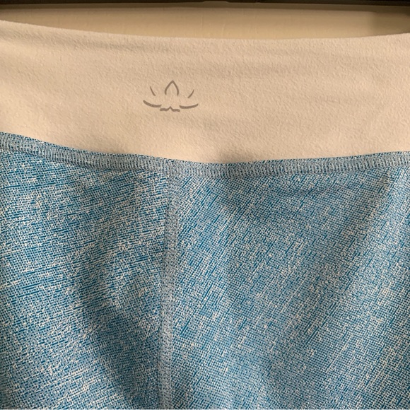 Beyond Yoga x Equinox women’s cropped leggings blue white size Medium - Picture 6 of 10